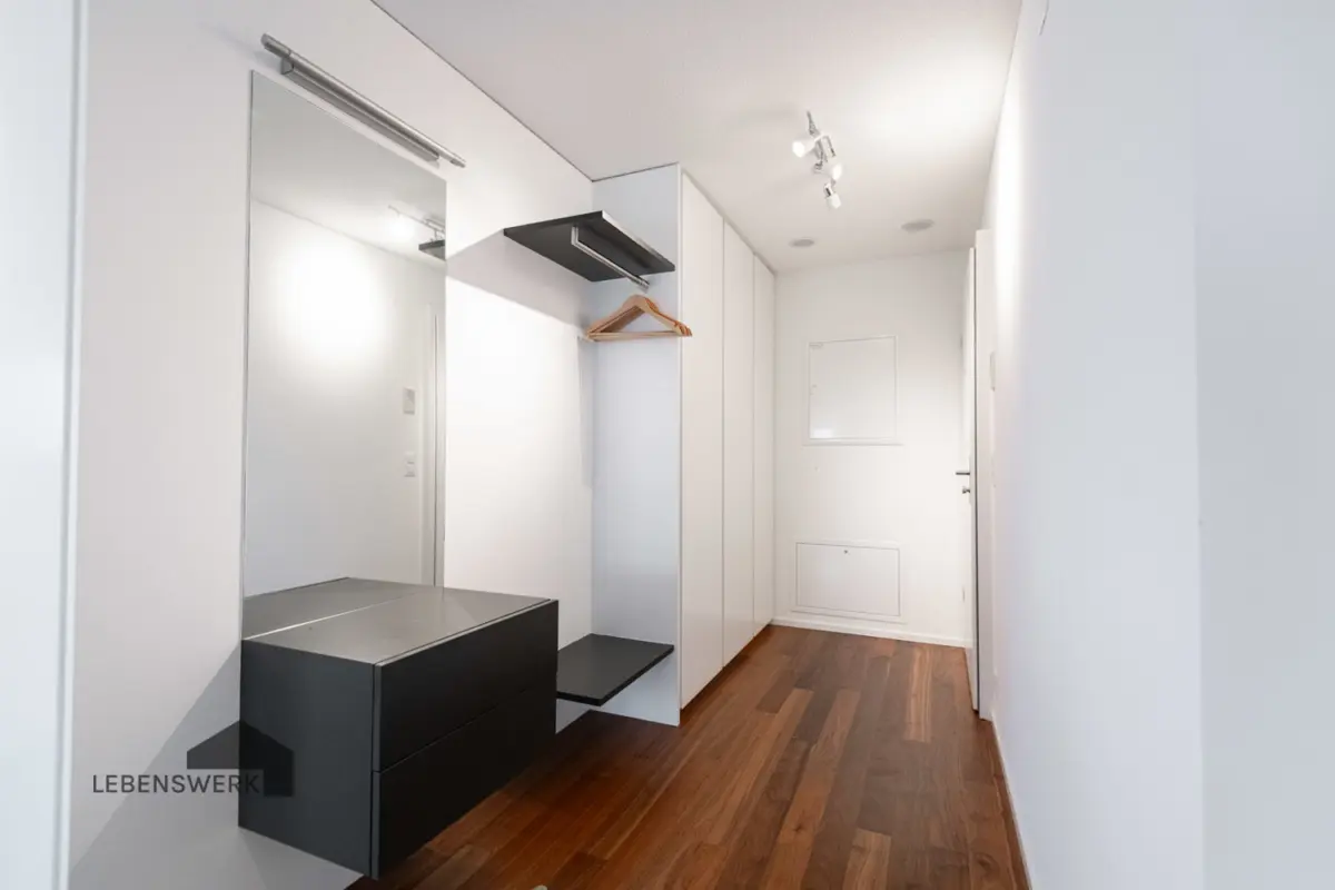 Eingangsbereich mit Einbauschrank
