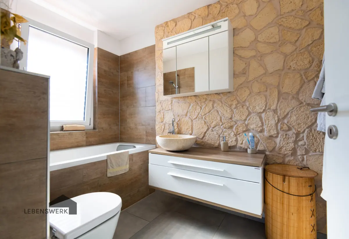 Pures Urlaubsfeeling - Badezimmer mit Badewanne