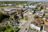 eingebettet in ein etabliertes Gewerbe- und Industrieumfeld